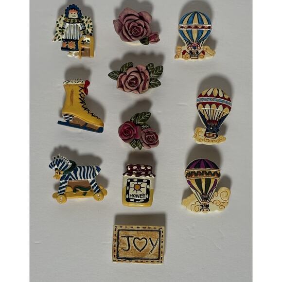 Lot of 11 Novelty Button Covers Hot Air Balloon Roses Skate Zebra Jar of Honey - Picture 2 of 7